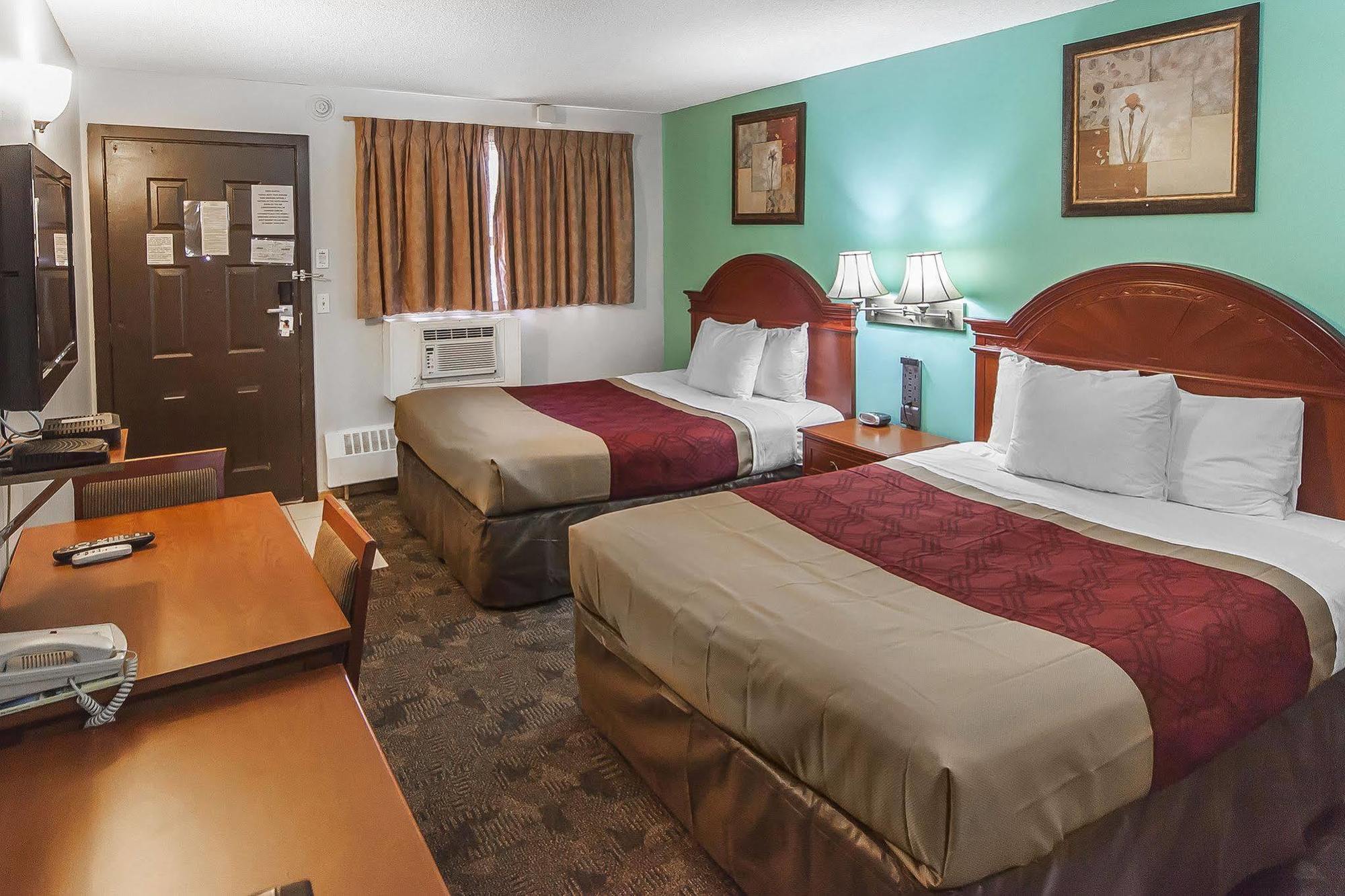 Econo Lodge Inn & Suites Drumheller Exterior photo