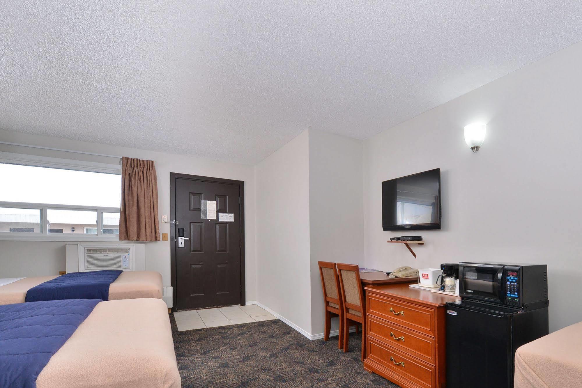 Econo Lodge Inn & Suites Drumheller Exterior photo